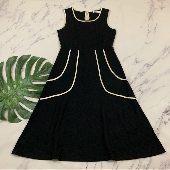 Modcloth Dresses & Skirts - Modcloth Sunny Girl Outline of Work black midi dress with pockets